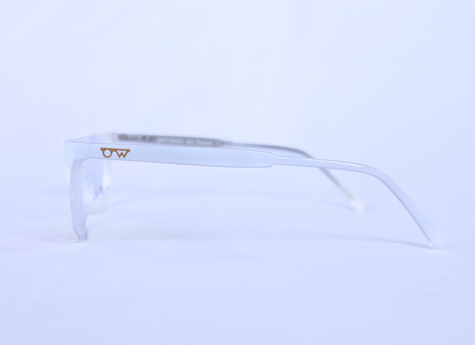 OPTIWISH "Bollywood Star" Cat-Eye Frame (Translucent Ice)